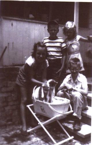 Max in stripes with cousins Marsha, Judy & Guy (Arkansas)